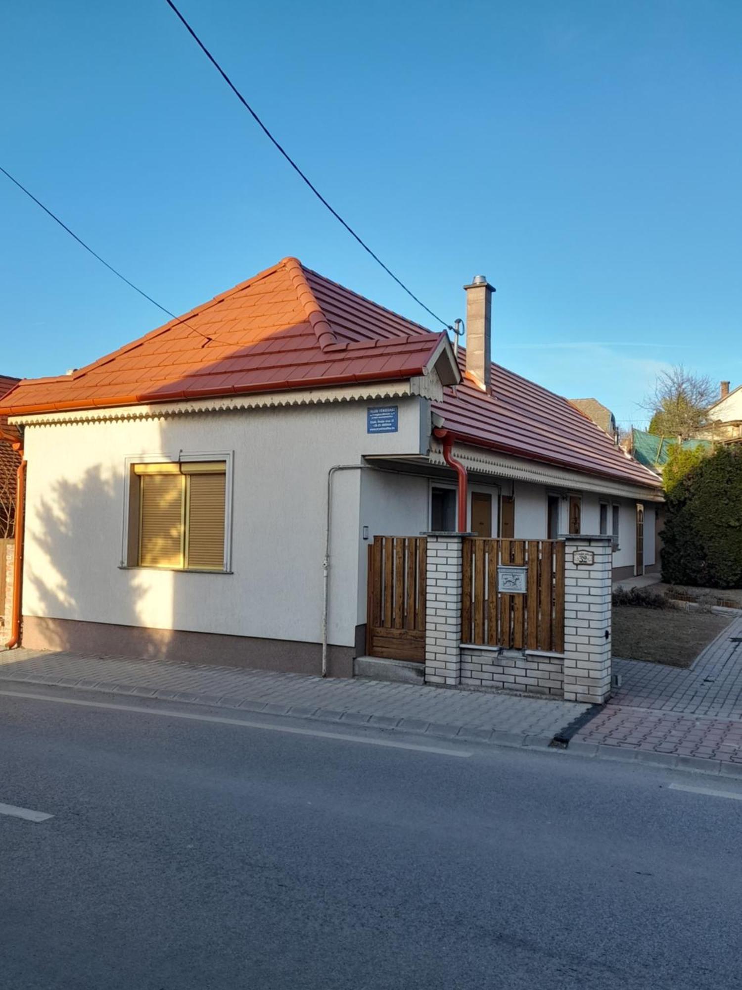 Falusi Vendeghaz Etyek Exterior photo