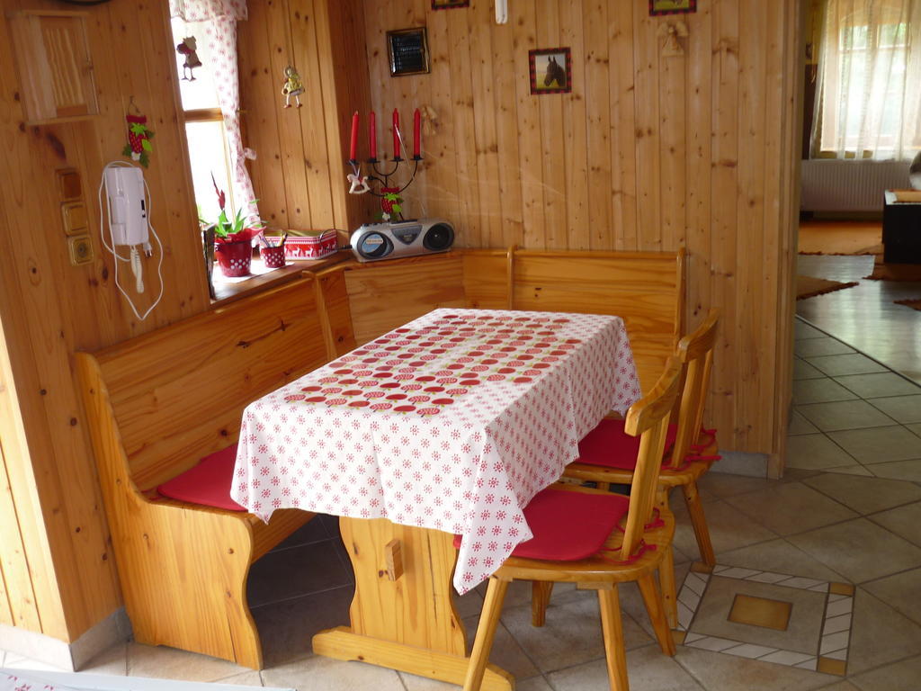 Falusi Vendeghaz Etyek Room photo